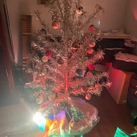 1950 silver pom pom Tinsal 6 ft christmas tree with color wheel - Picture 4 of 5